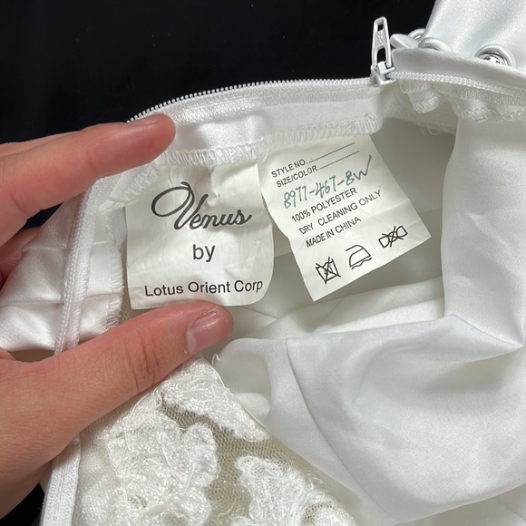 Mock neck beaded sheer lace wedding gown size S - Picture 7 of 7